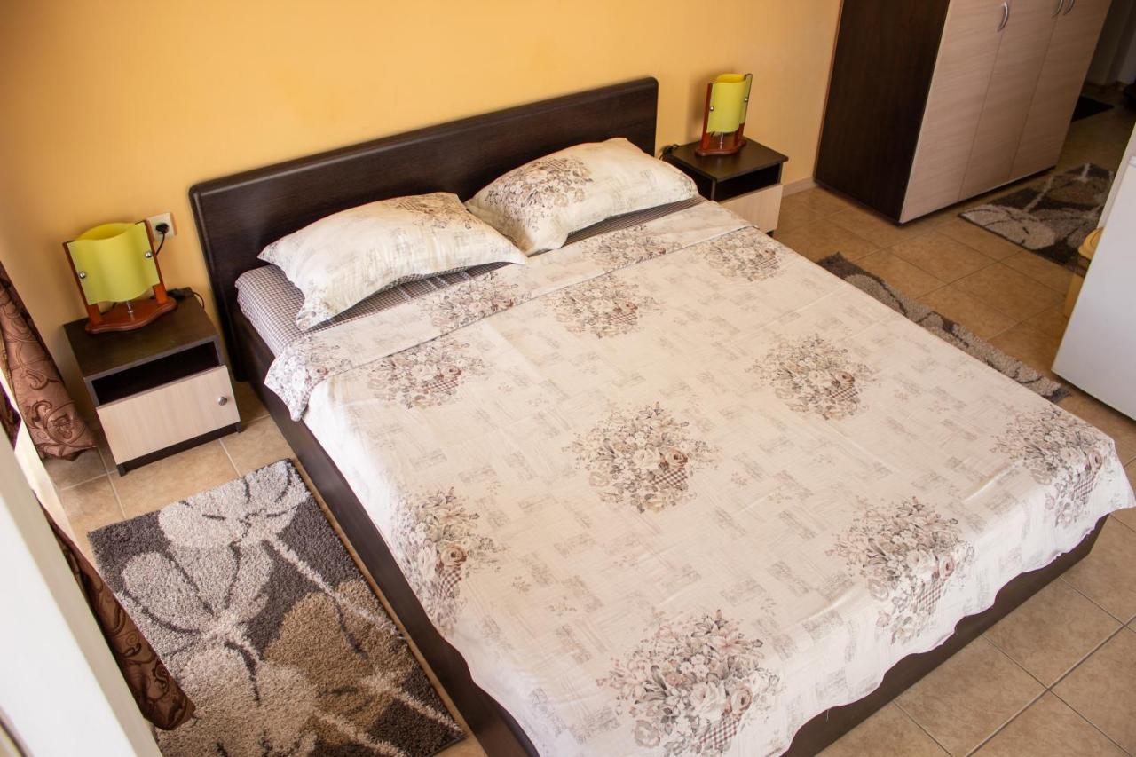 Central Couple Studio Поморие Экстерьер фото