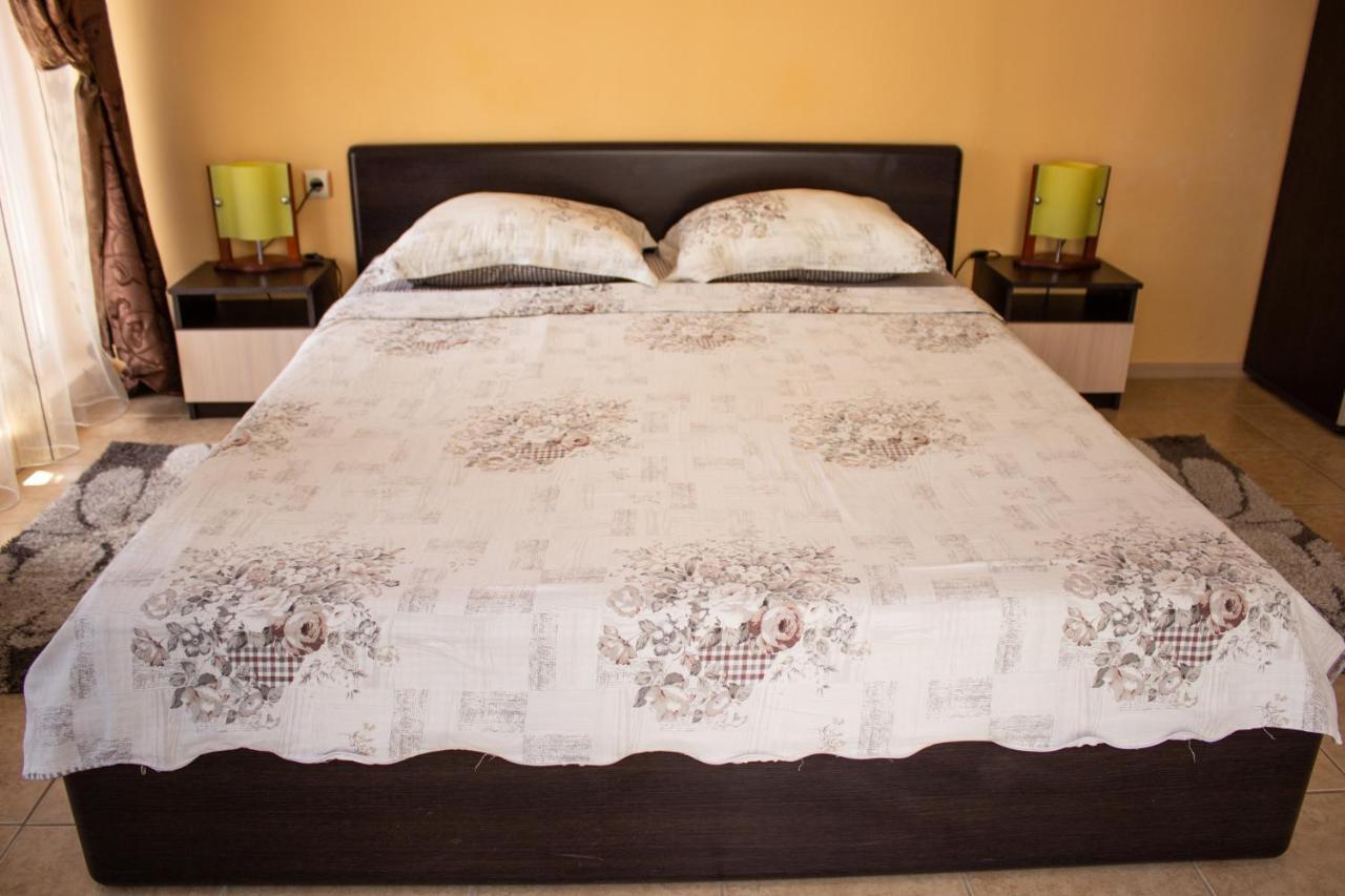 Central Couple Studio Поморие Экстерьер фото